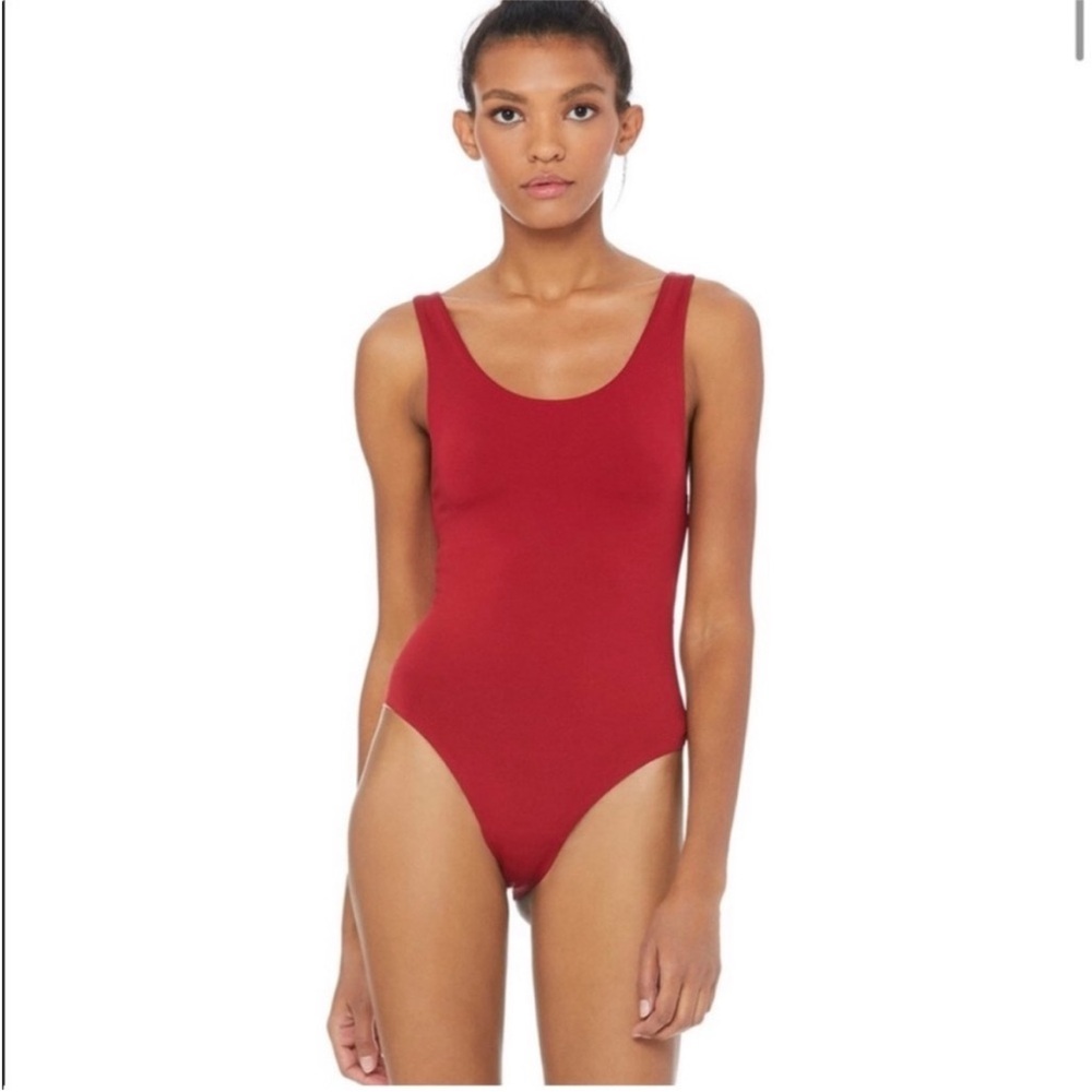Alo Yoga Goddess Leotard BodySuit in Crimson Red. Size Medium.